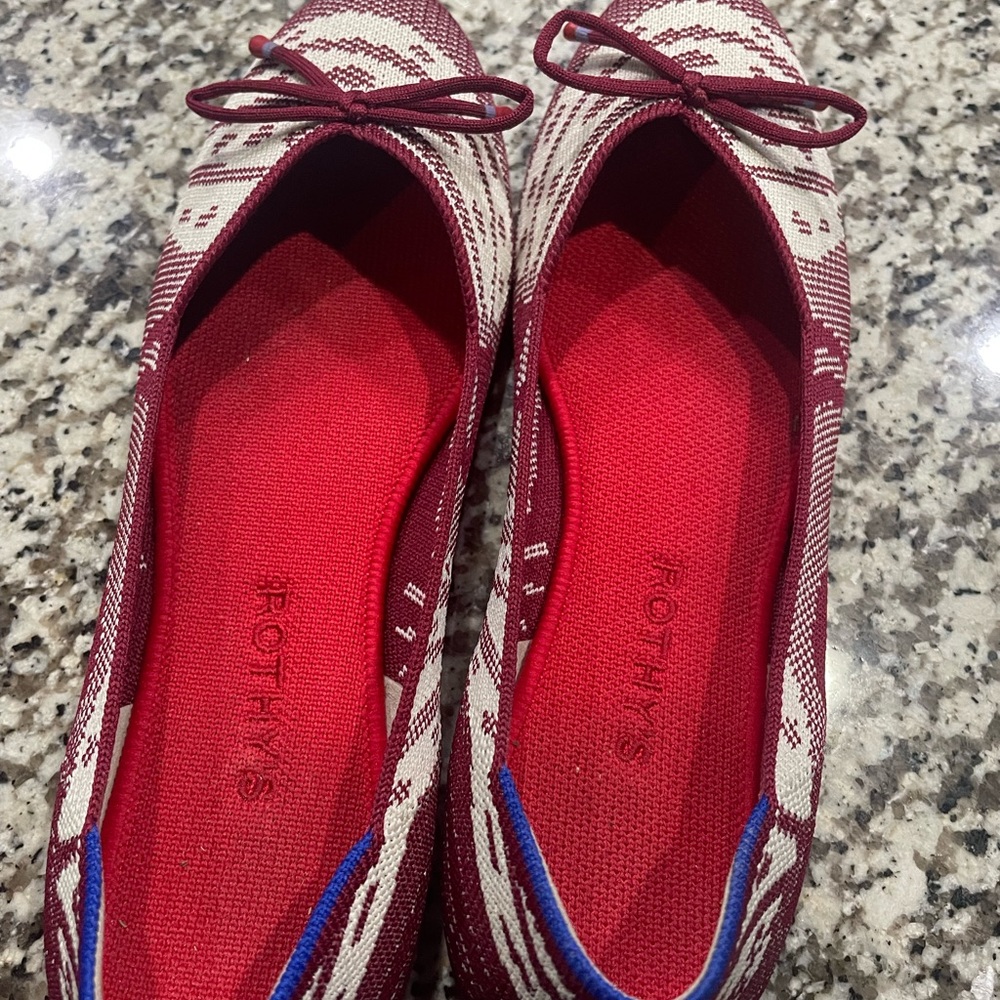 Rothy’s burgundy botanical flats size 9